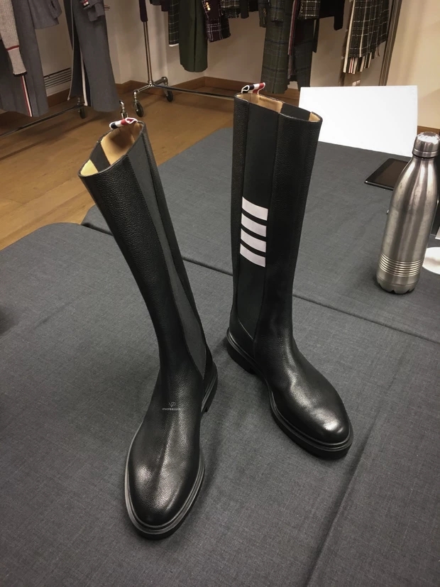 Thom Browne | 𝟐𝟎𝟐𝟏/𝐒𝐒 𝐧𝐞𝐰 21 FW early fall Thom Browne black four bar mid-calf boots