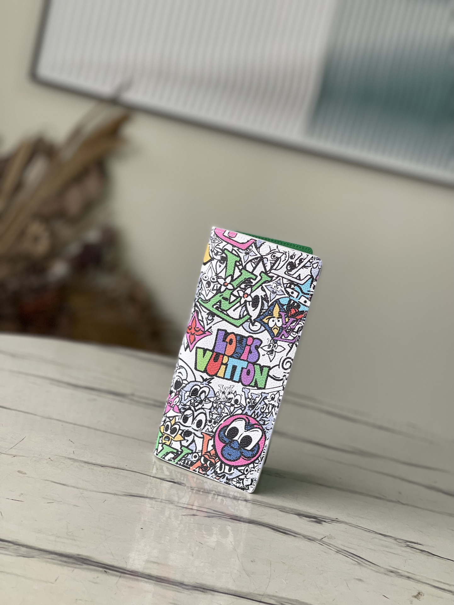 𝐋𝐎𝐔𝐈𝐒 𝐕𝐔𝐈𝐓𝐓𝐎𝐍   M82011