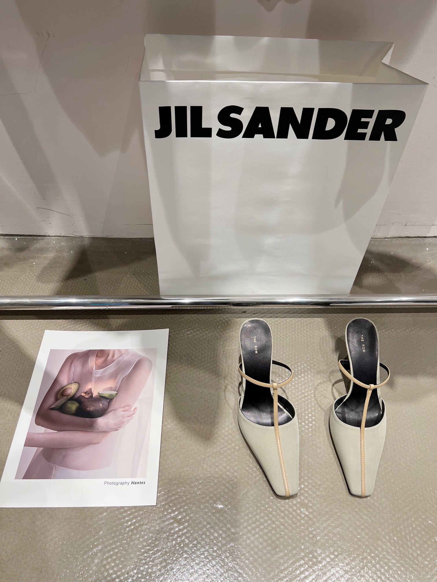 𝐓𝐡𝐞 𝐫𝐨𝐰 ｜𝟐𝟎𝟐𝟐/𝐒𝐒 𝐧𝐞𝐰 Retro minimalist wrap-around heels Custom leather Original outsole