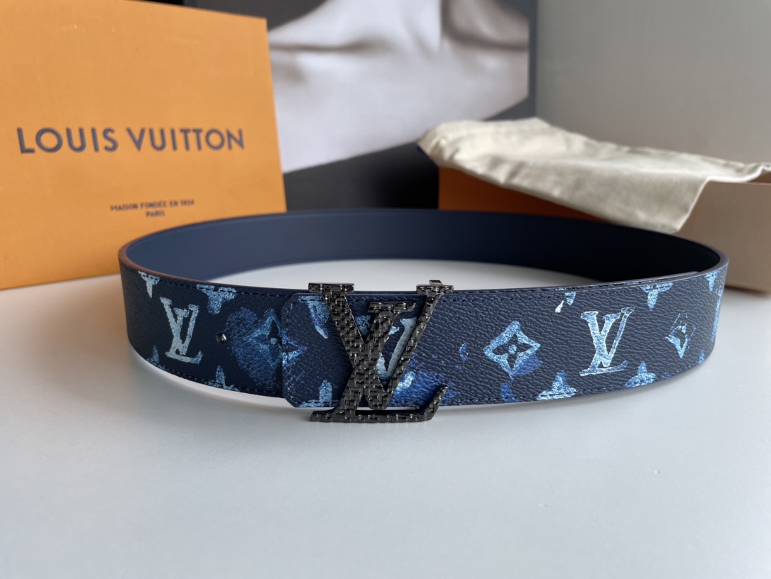 LOUIS VUITTO SHAPE 40 mm reversible belt