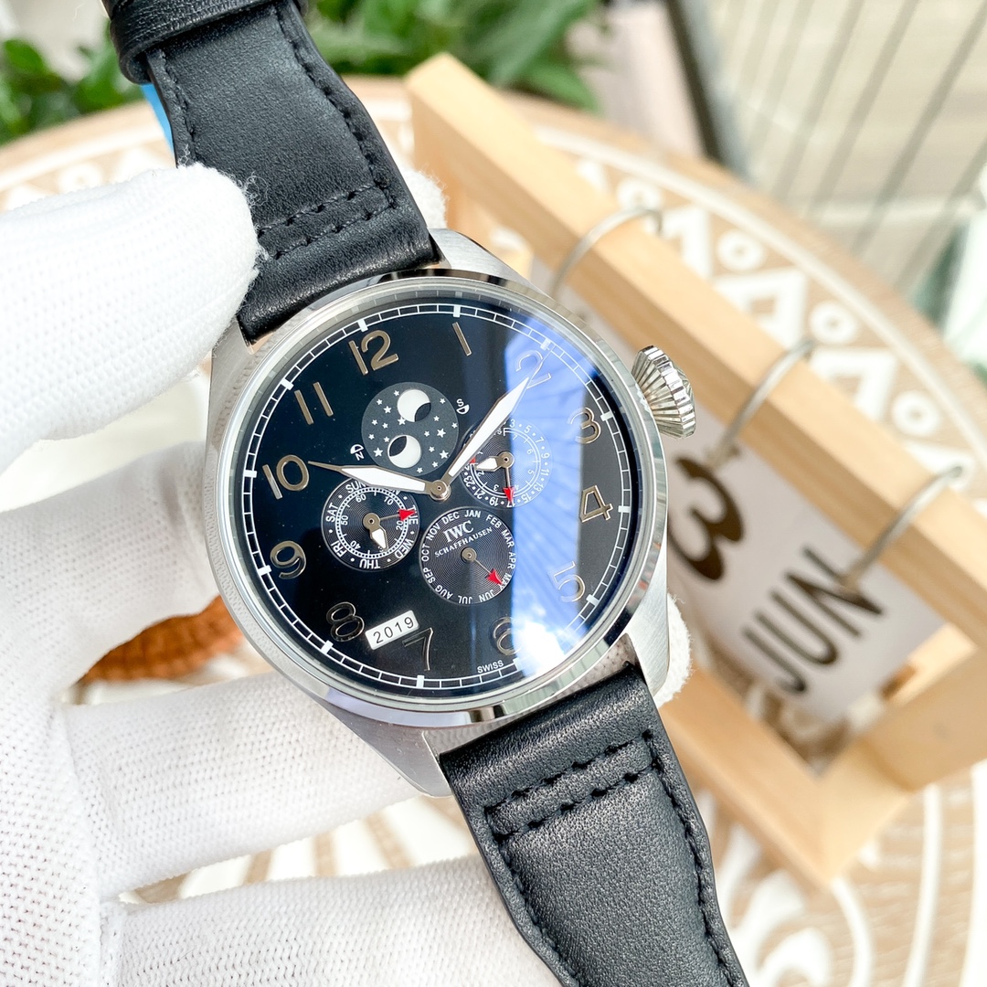 IWC- Fine men's watches Fully automatic mechanical movement, top 316 steel case and strap