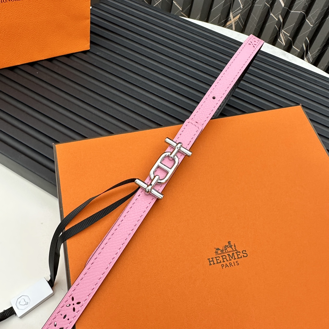 Reversible belt in Hermes Swift and perforated Epsom calfskin