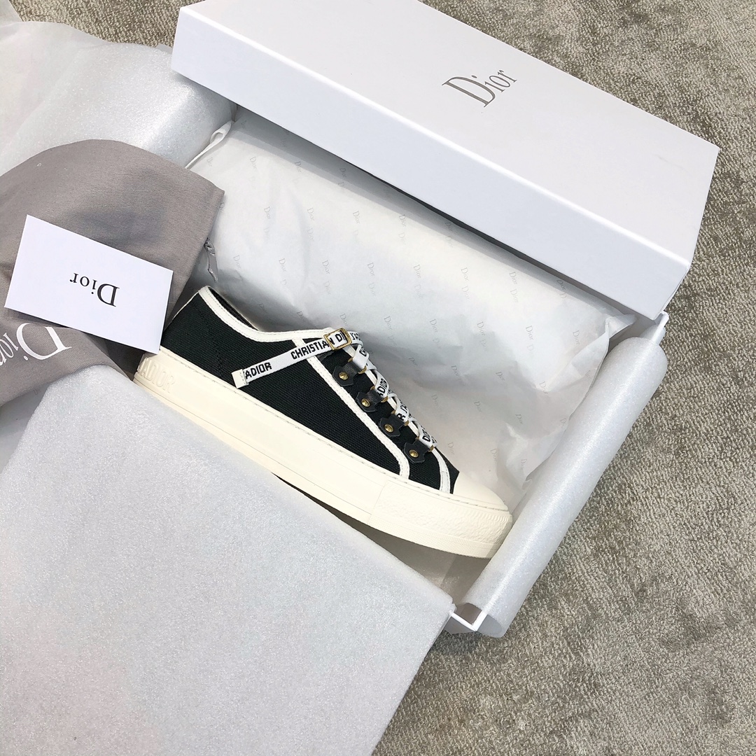 DIOR alphabet shoes black Water-dyed sheepskin inside Private moulded outsole Private moulded brass buckle