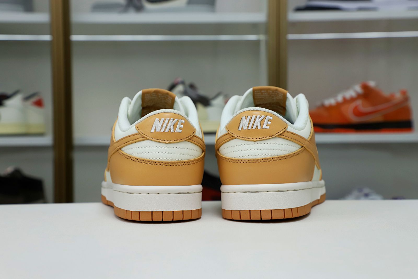 WMNS DUNK LOW HARVEST MOON