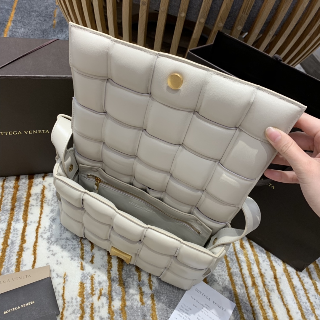 Bottega Veneta  PADDED  CASSETTE #591970