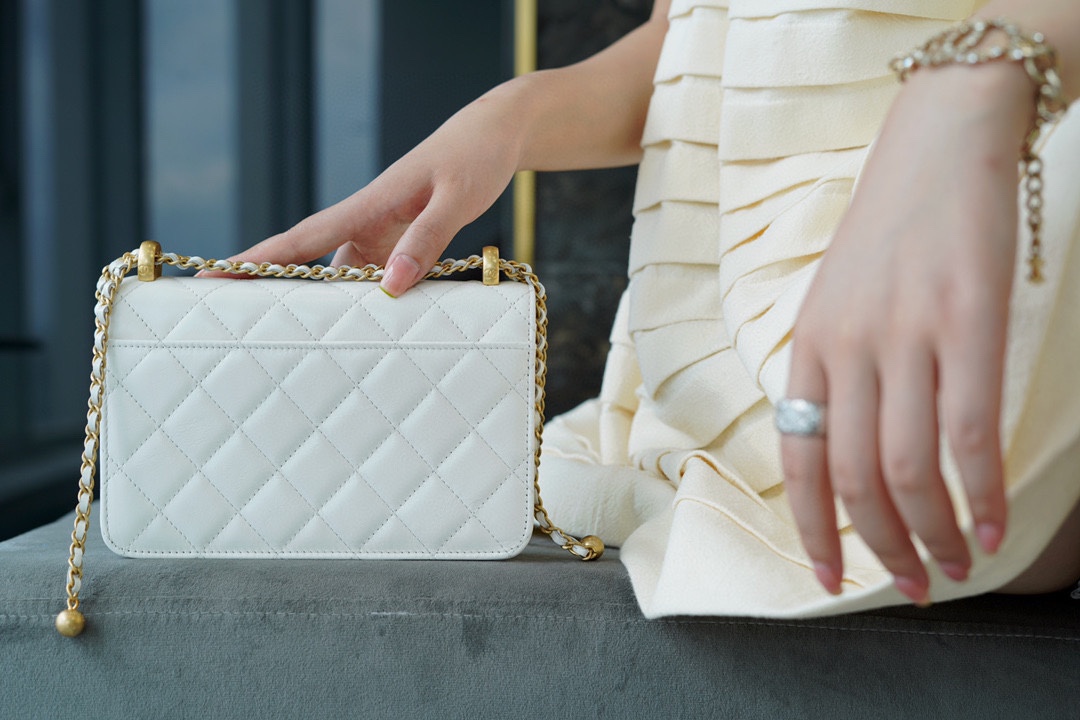 𝗖𝗛𝗔𝗘𝗡𝗟✦ Advanced Handcraft Workshop Double Gold Beads 𝒘𝒐𝒄 White👰