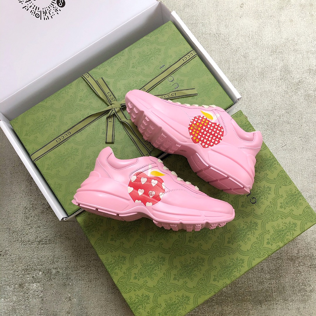 Gucci Pops This collection incorporates many flora and fauna elements Original material Pink Apple Women's