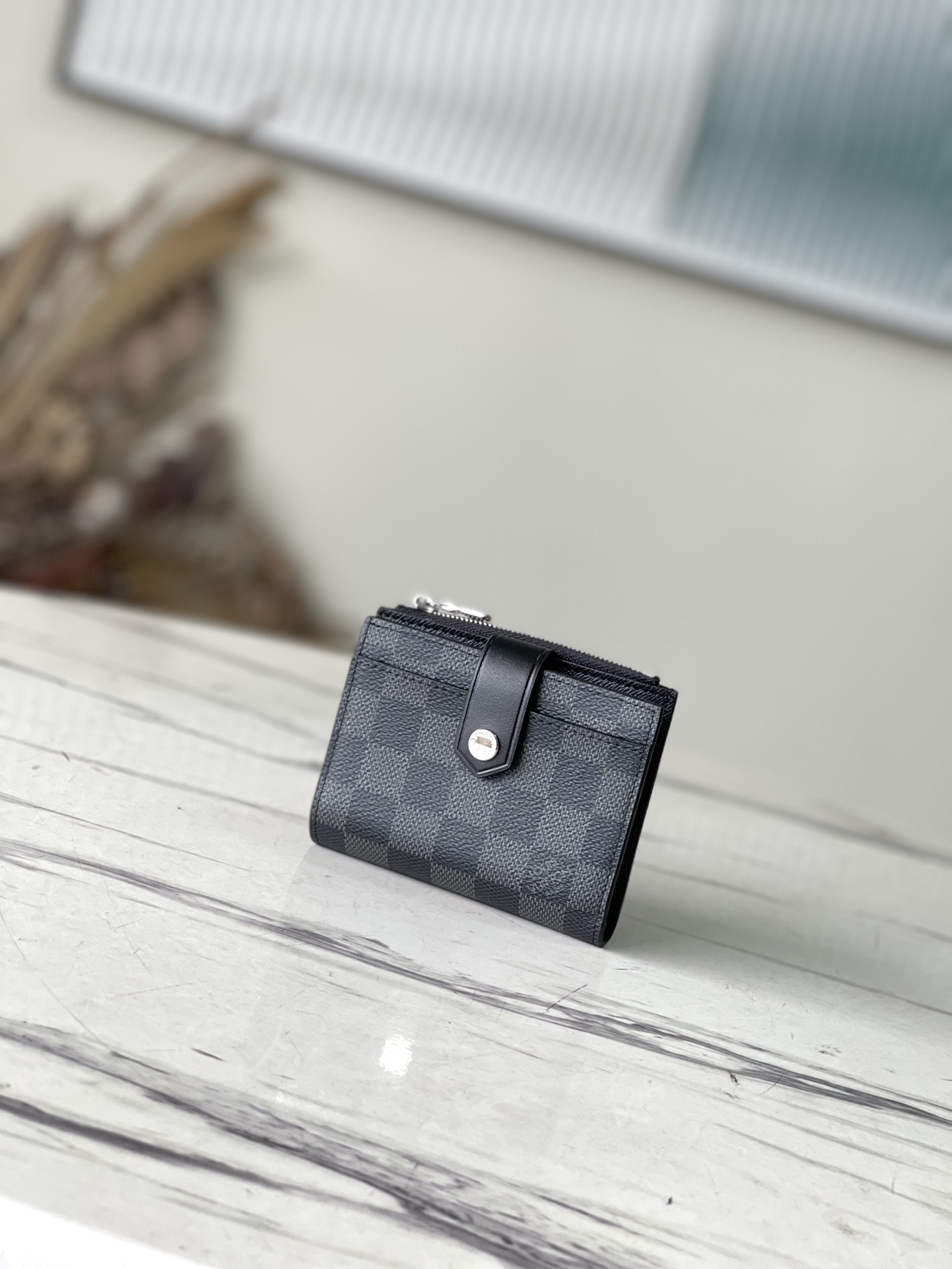 𝐋𝐎𝐔𝐈𝐒 𝐕𝐔𝐈𝐓𝐓𝐎𝐍  N60451