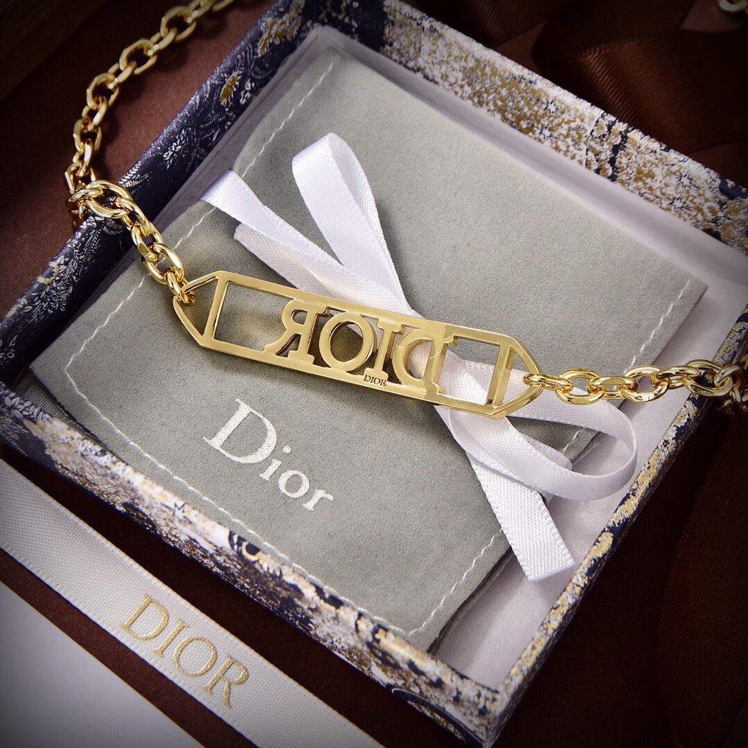 Dior necklace