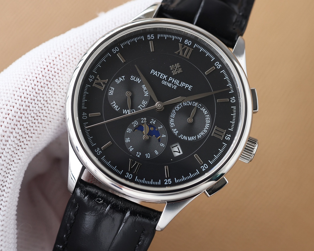 Patek Philippe has a unique dial