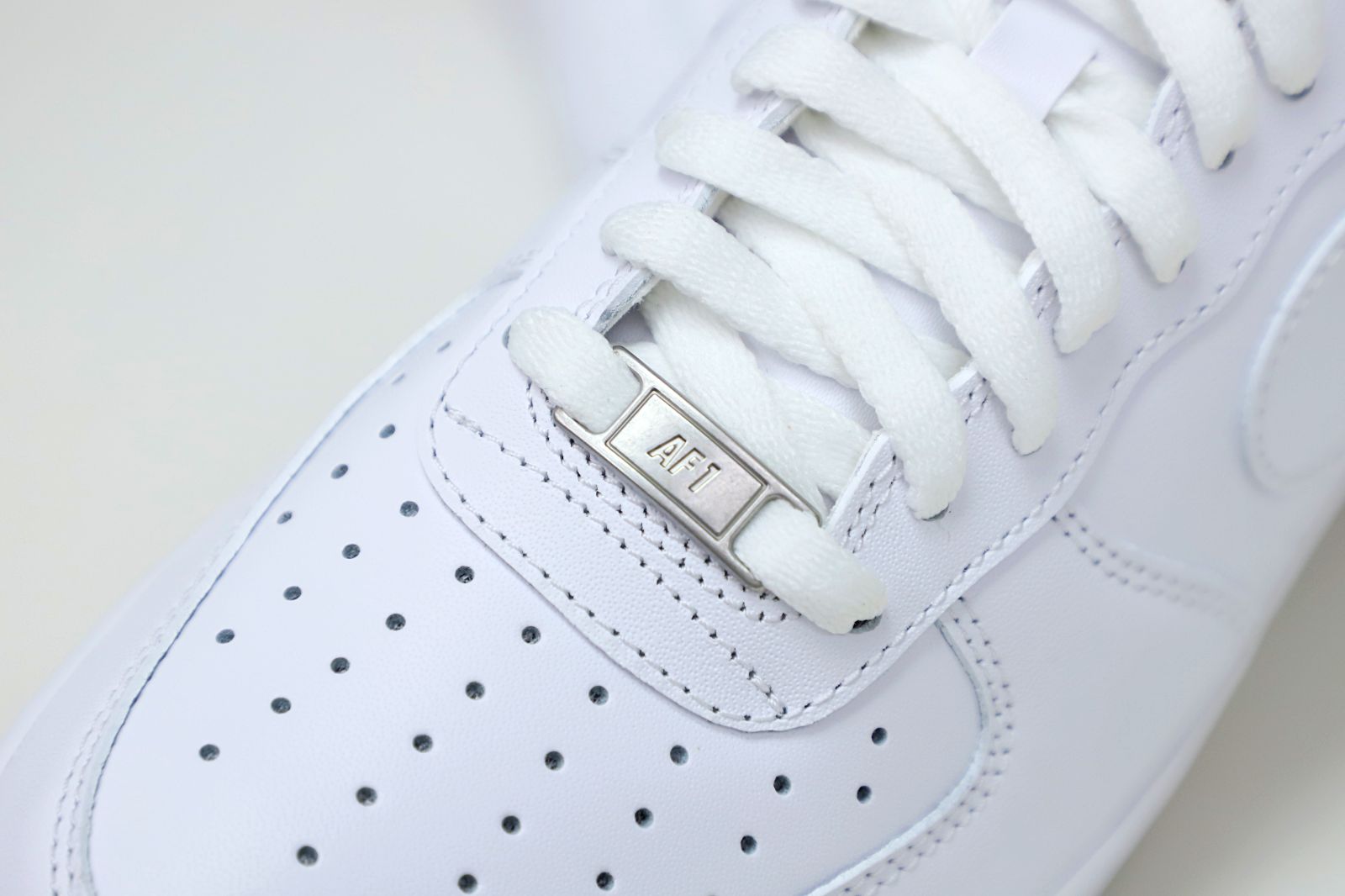 Nike Air Force 1 Low Triple White