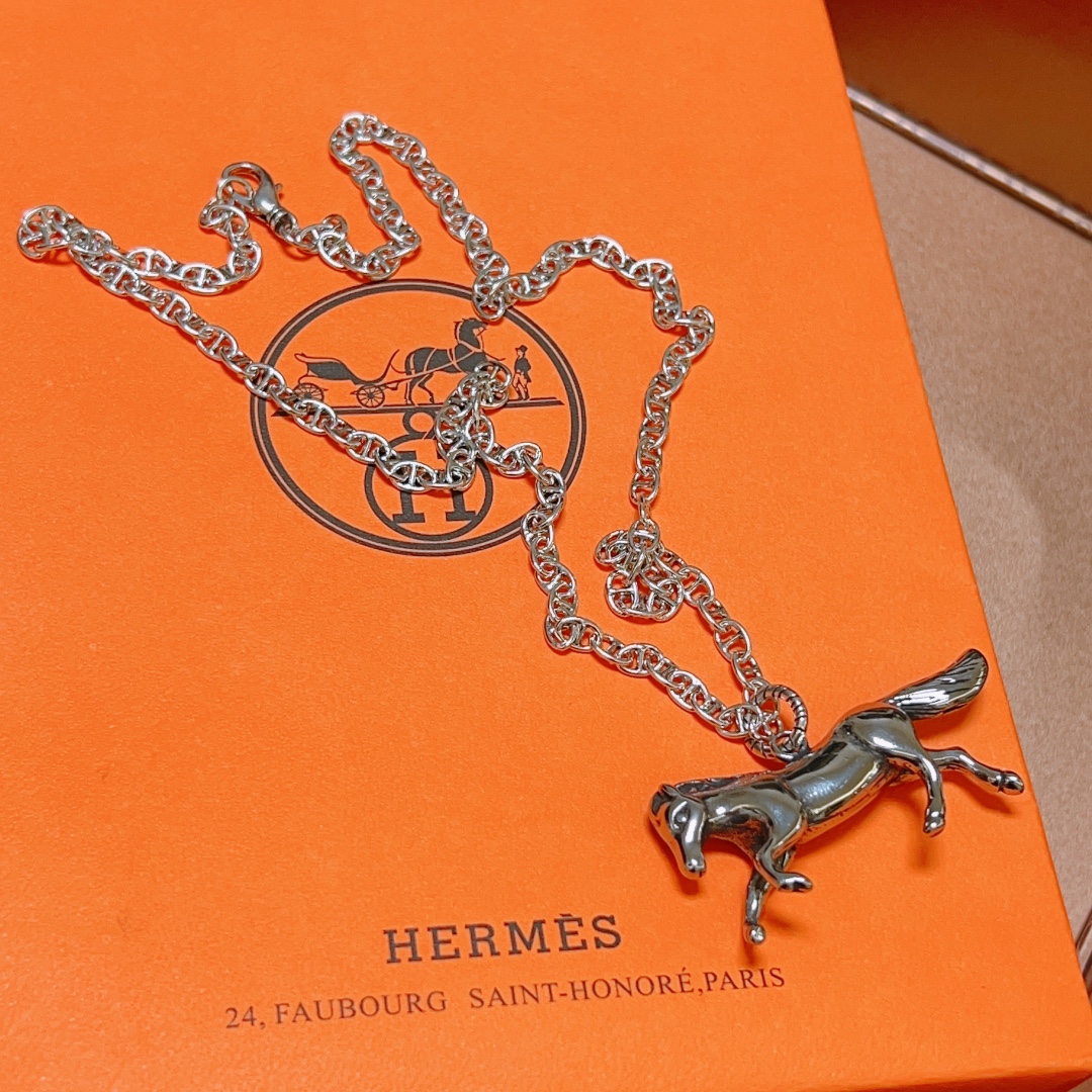 Hermes necklace