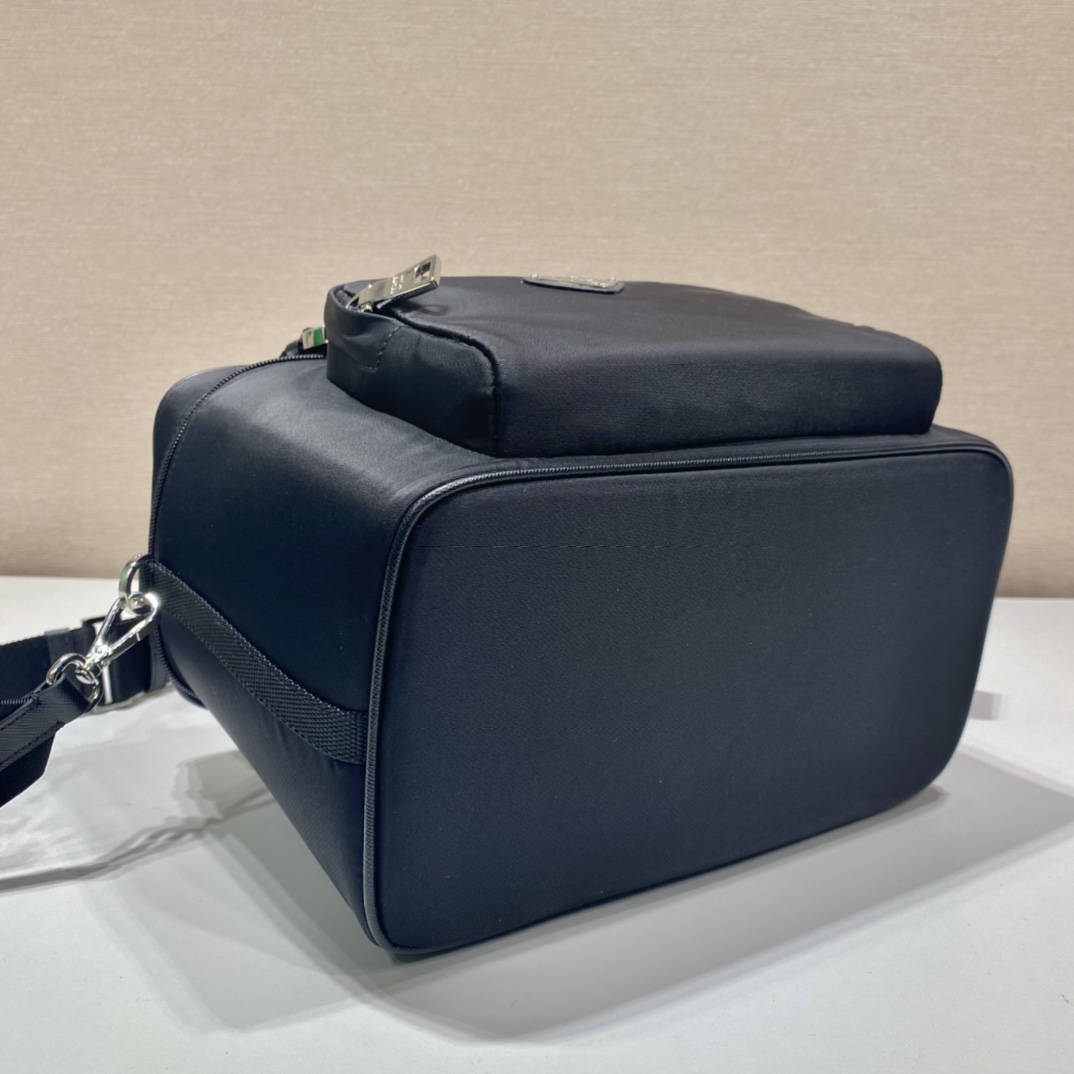 𝐏𝐑𝐀𝐃𝐀 2UP012 Cosmetic Crossbody Bag