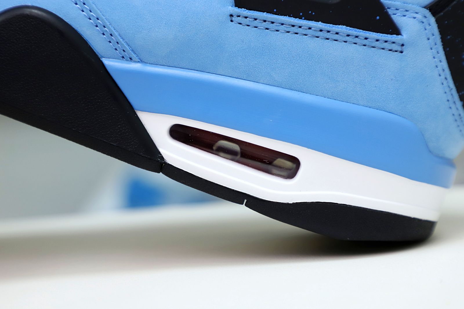 TRAVIS SCOTT X AIR JORDAN 4 RETRO CACTUS JACK FRIENDS & FAMILY