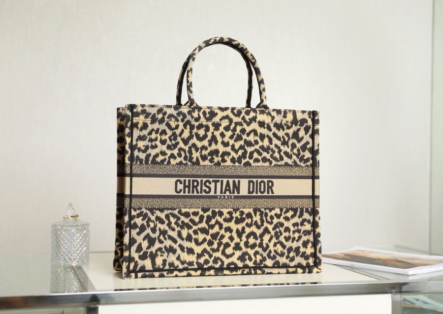 DIOR TOTE Leopard Print Shopping Bag