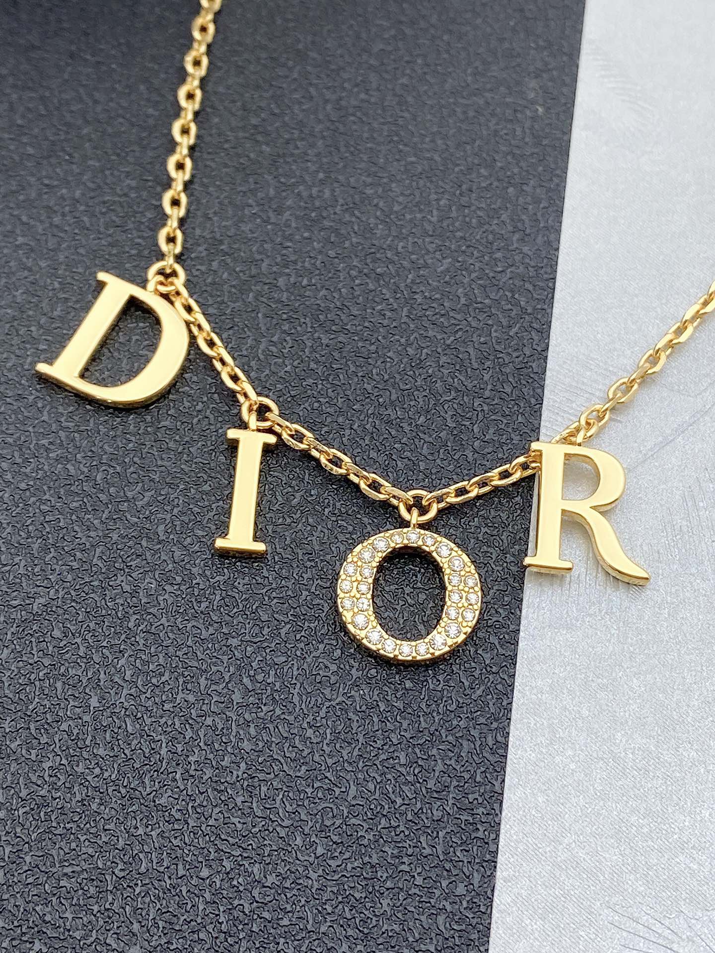 Dior letter 💎 necklace