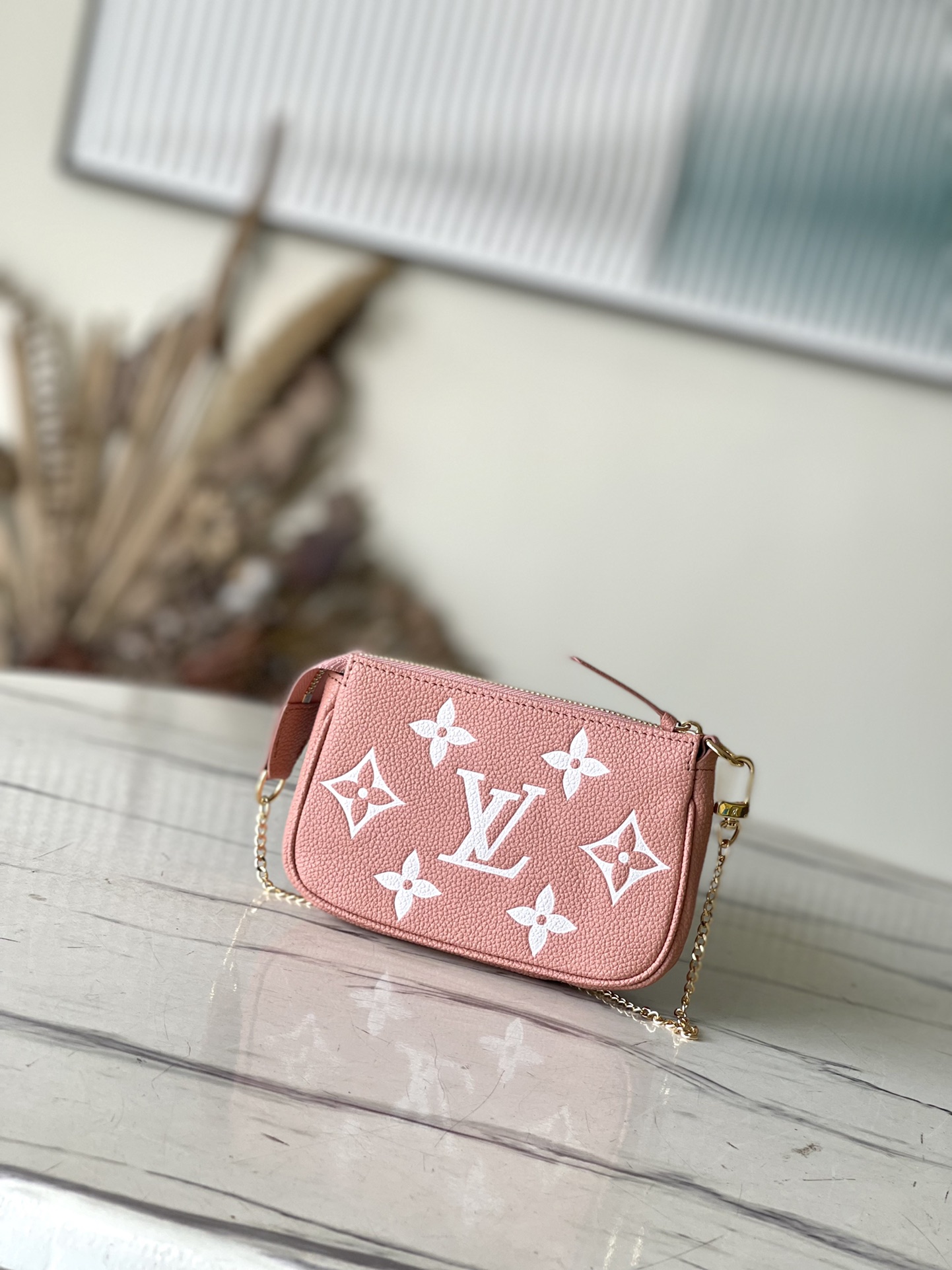 𝐋𝐎𝐔𝐈𝐒 𝐕𝐔𝐈𝐓𝐓𝐎𝐍    M80501