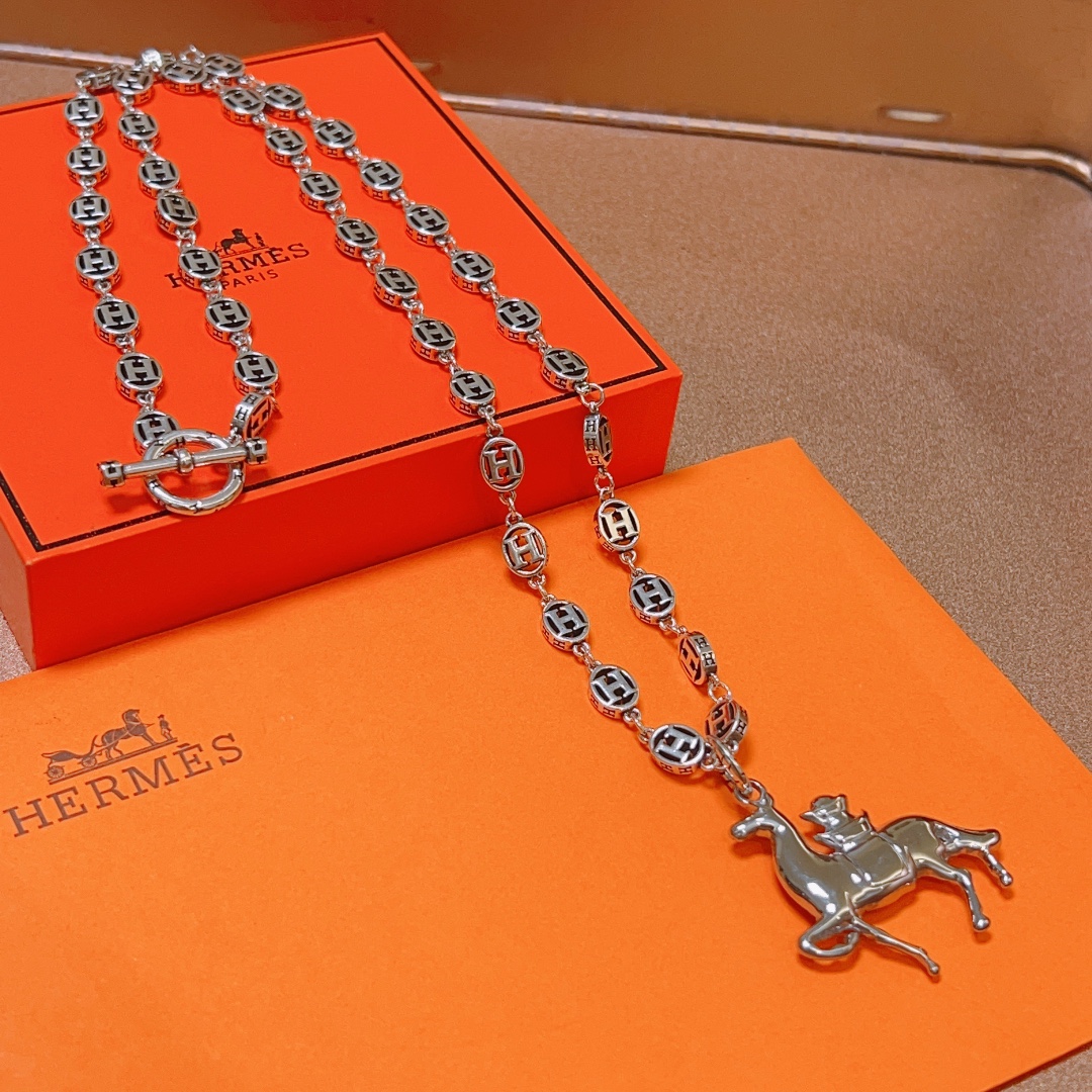 Hermes necklace