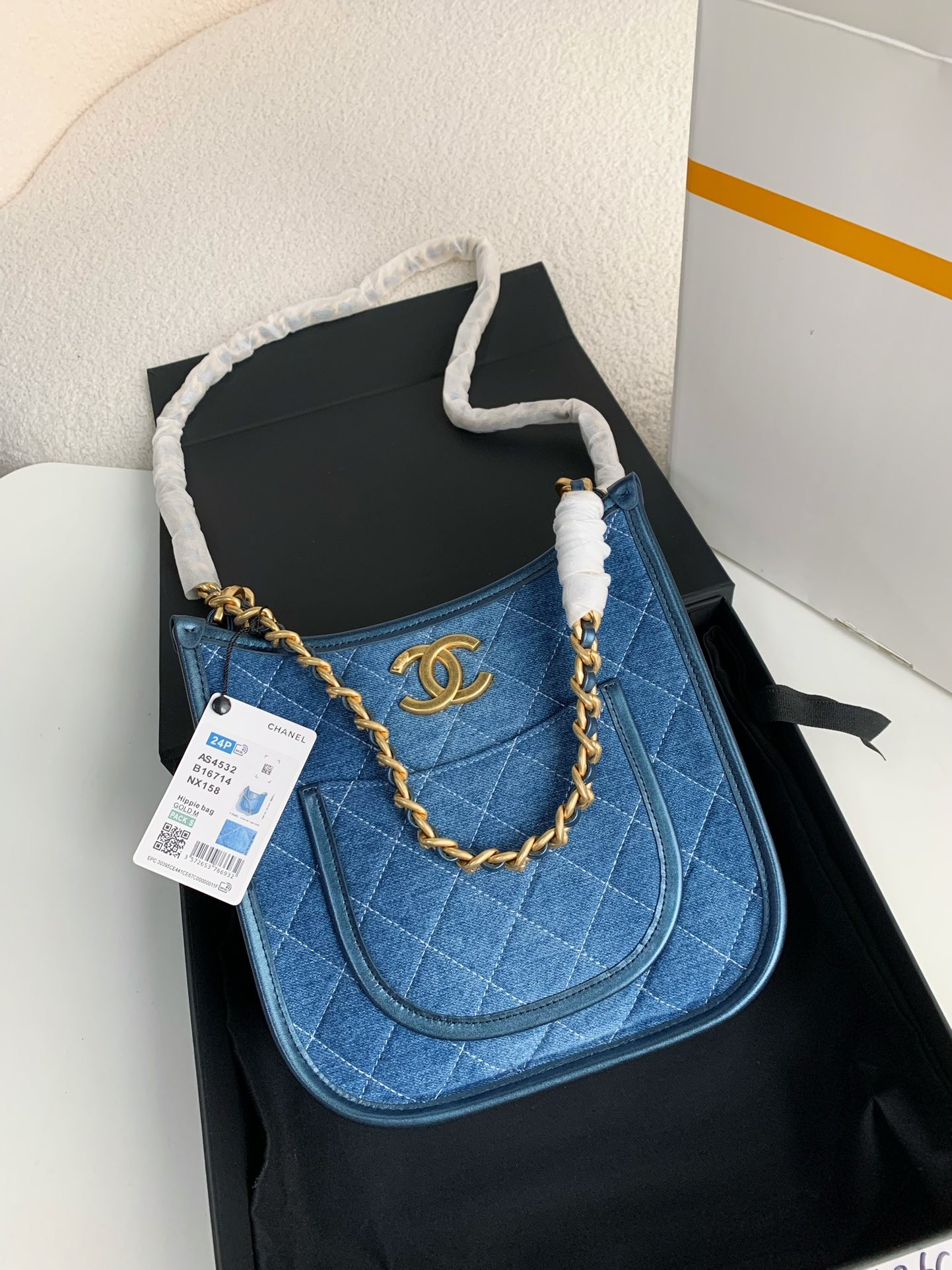 Chanel Denim Hobo pocket straggler shoulder bag Size：22*6*24cm