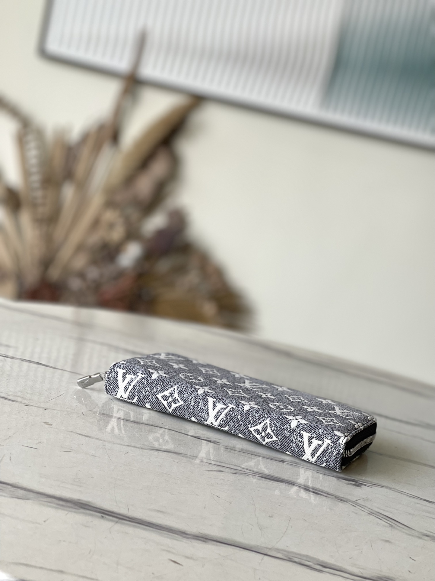 𝐋𝐎𝐔𝐈𝐒 𝐕𝐔𝐈𝐓𝐓𝐎𝐍   M81858