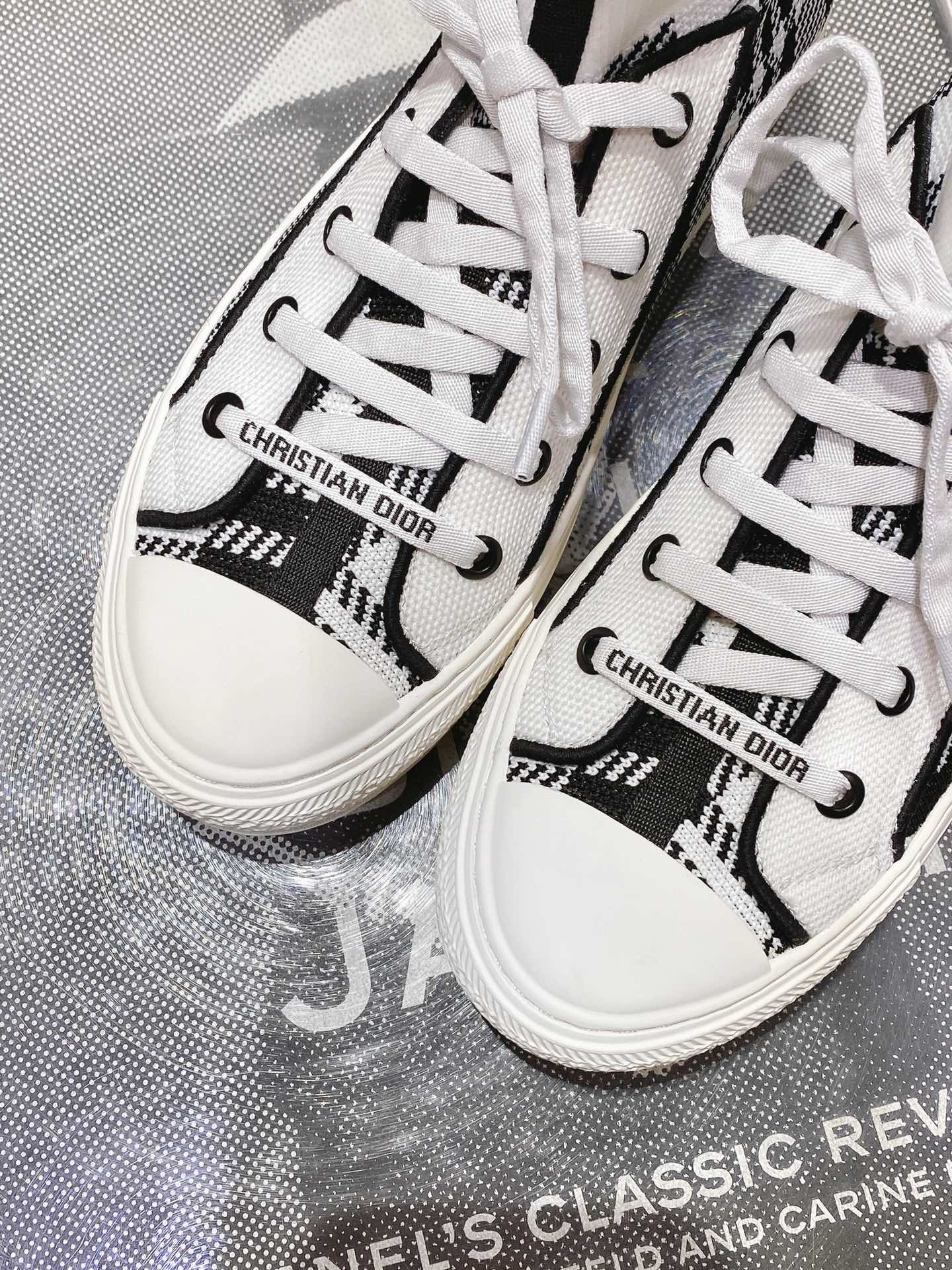 DIOR Rattan Check Casual High Top Board Shoes Fashion Board Shoes Black White