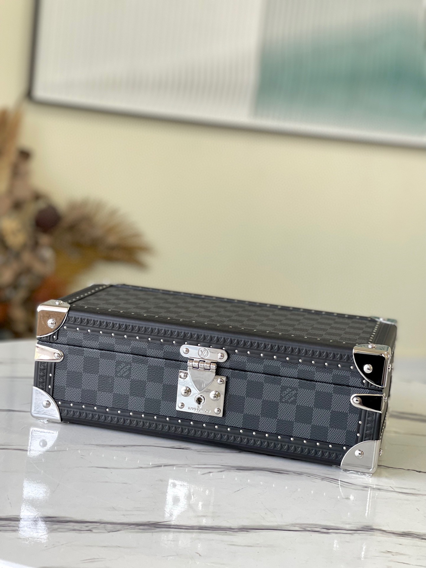 𝐋𝐎𝐔𝐈𝐒 𝐕𝐔𝐈𝐓𝐓𝐎𝐍     N48194