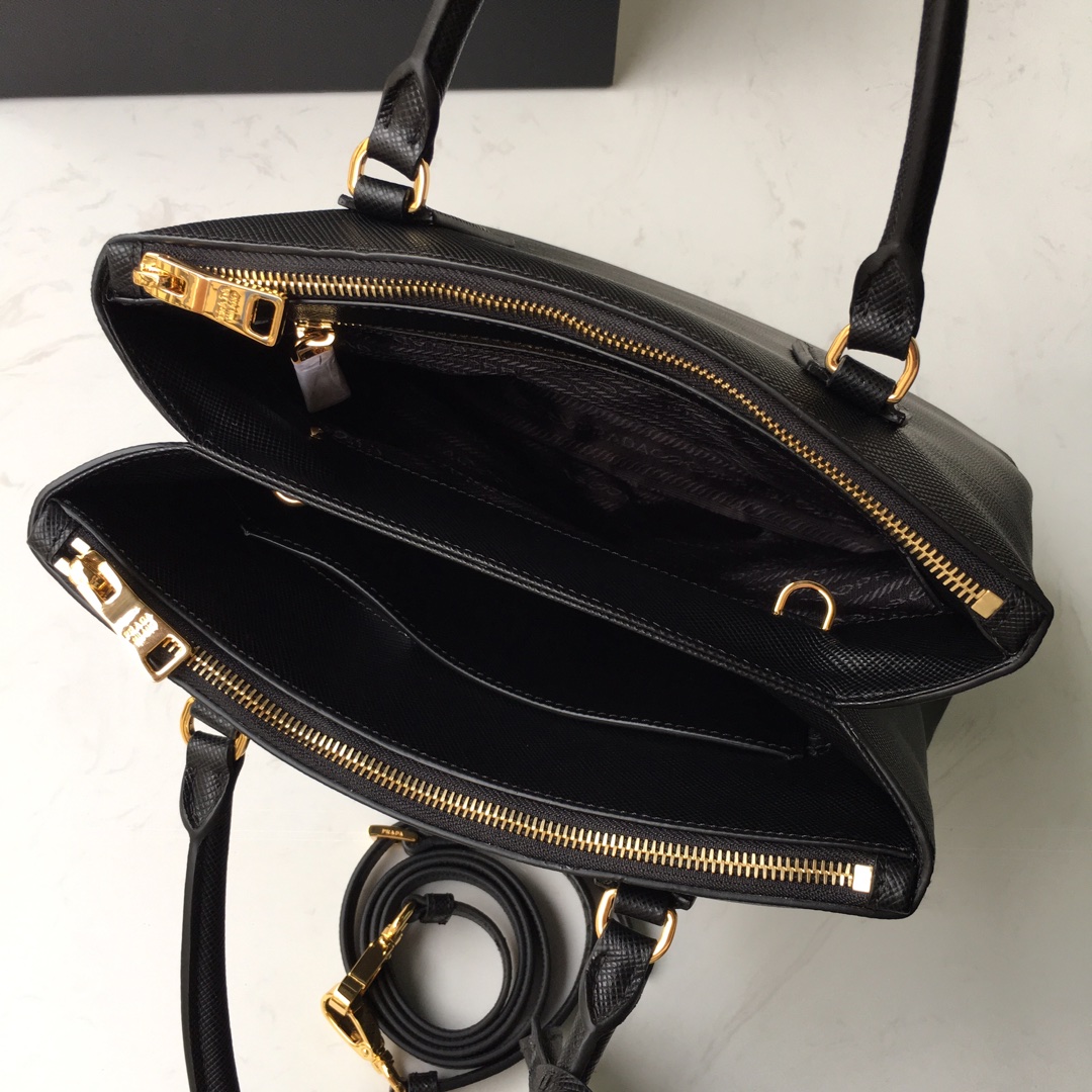 𝐏𝐑𝐀𝐃𝐀 1BA232 Handbag