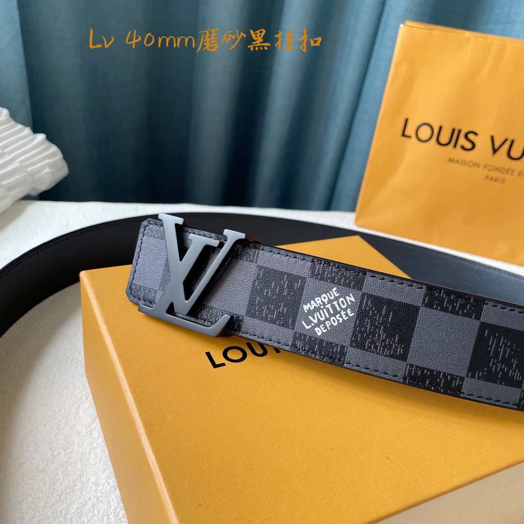 LOUIS VUITTO Covered 40mm belt with stylish double fabric