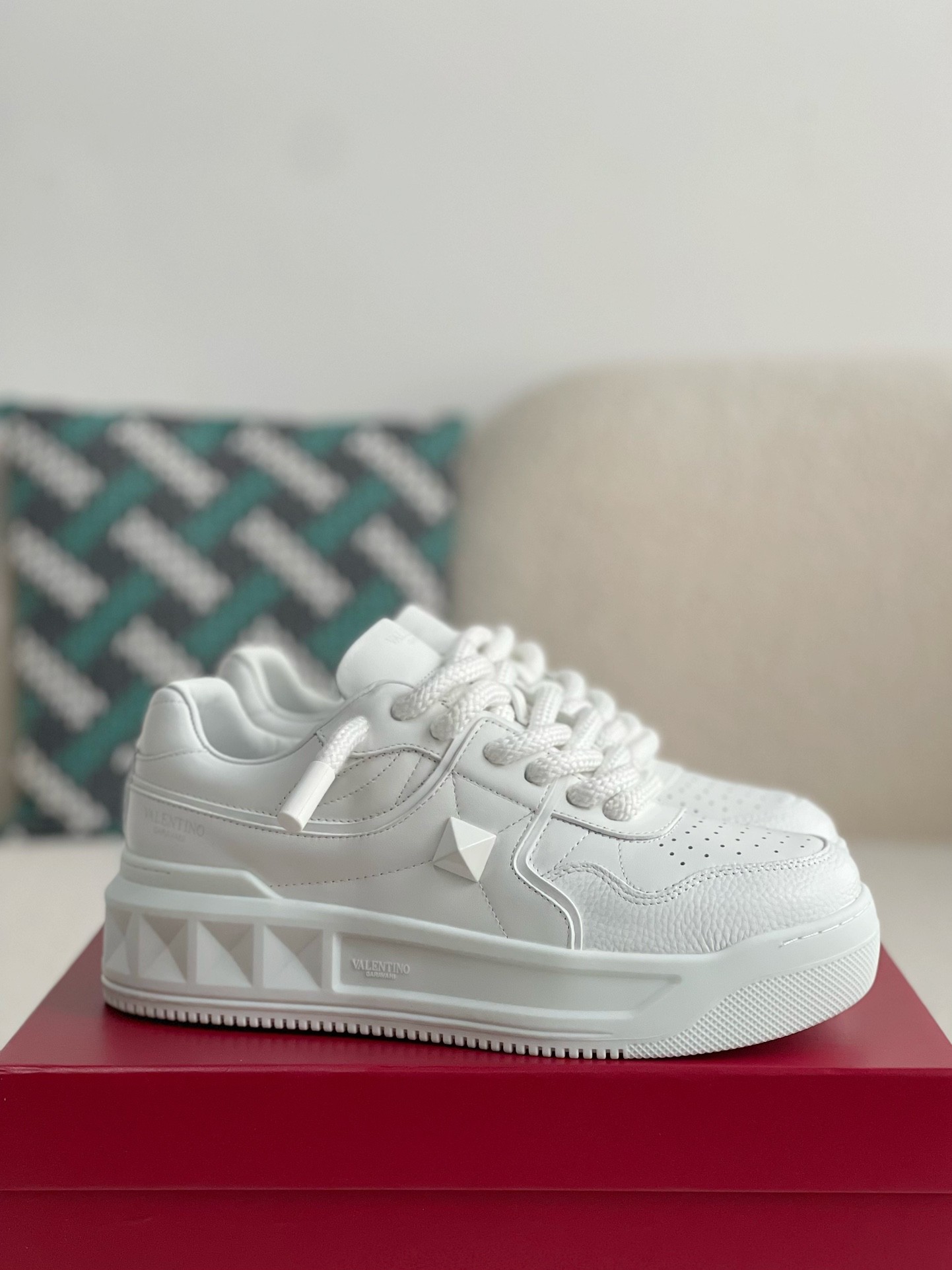 Valentino one stud sneakers