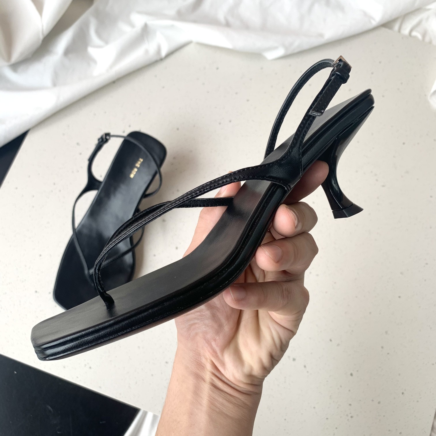 THE ROW | 𝟐𝟎𝟐𝟏/𝐒𝐒 𝐧𝐞𝐰 21/spring/summer clip-on sandals- Bespoke exclusive imported sheepskin