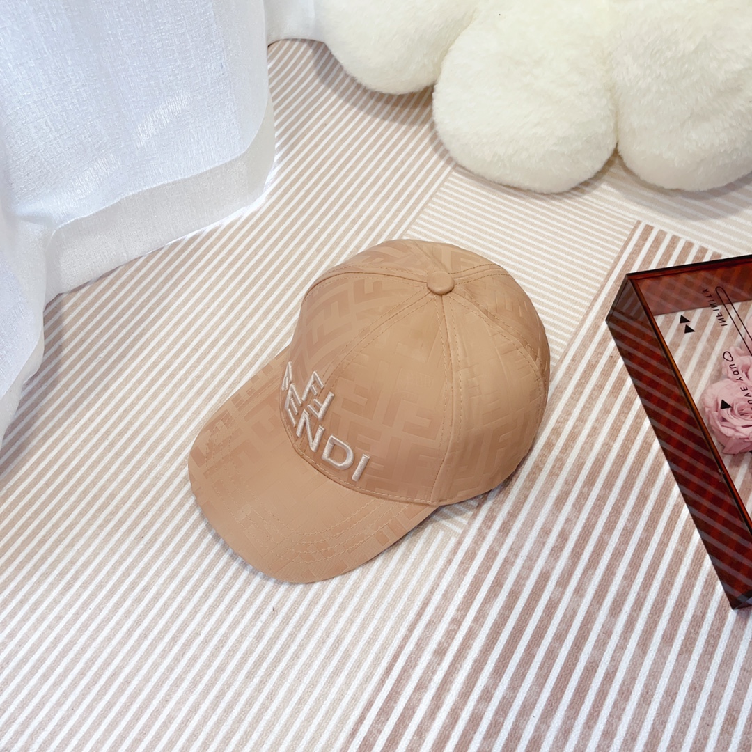 Fendi spring and summer new satin fabric double F presbyopia baseball cap