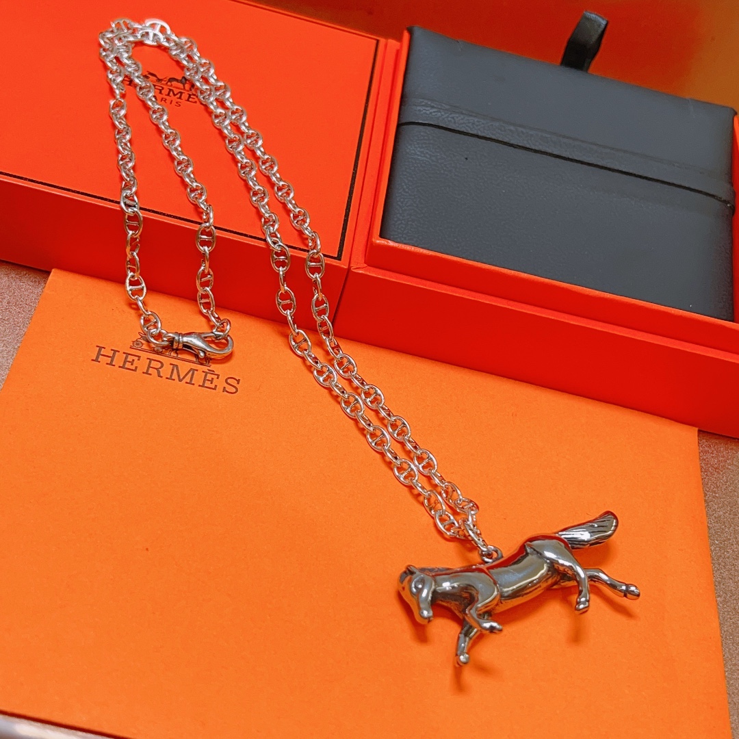 Hermes necklace