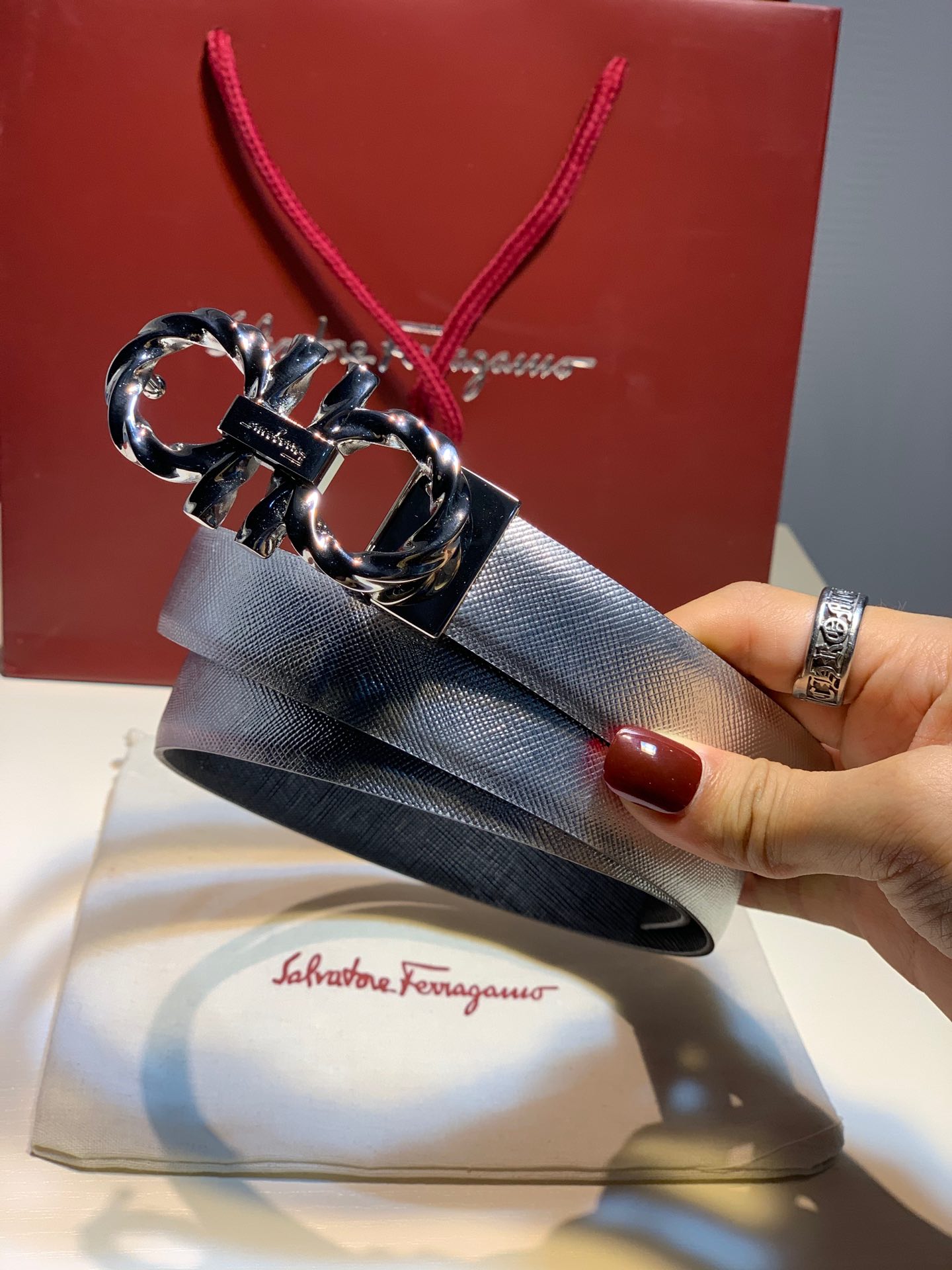 FERRAGAMO twist style