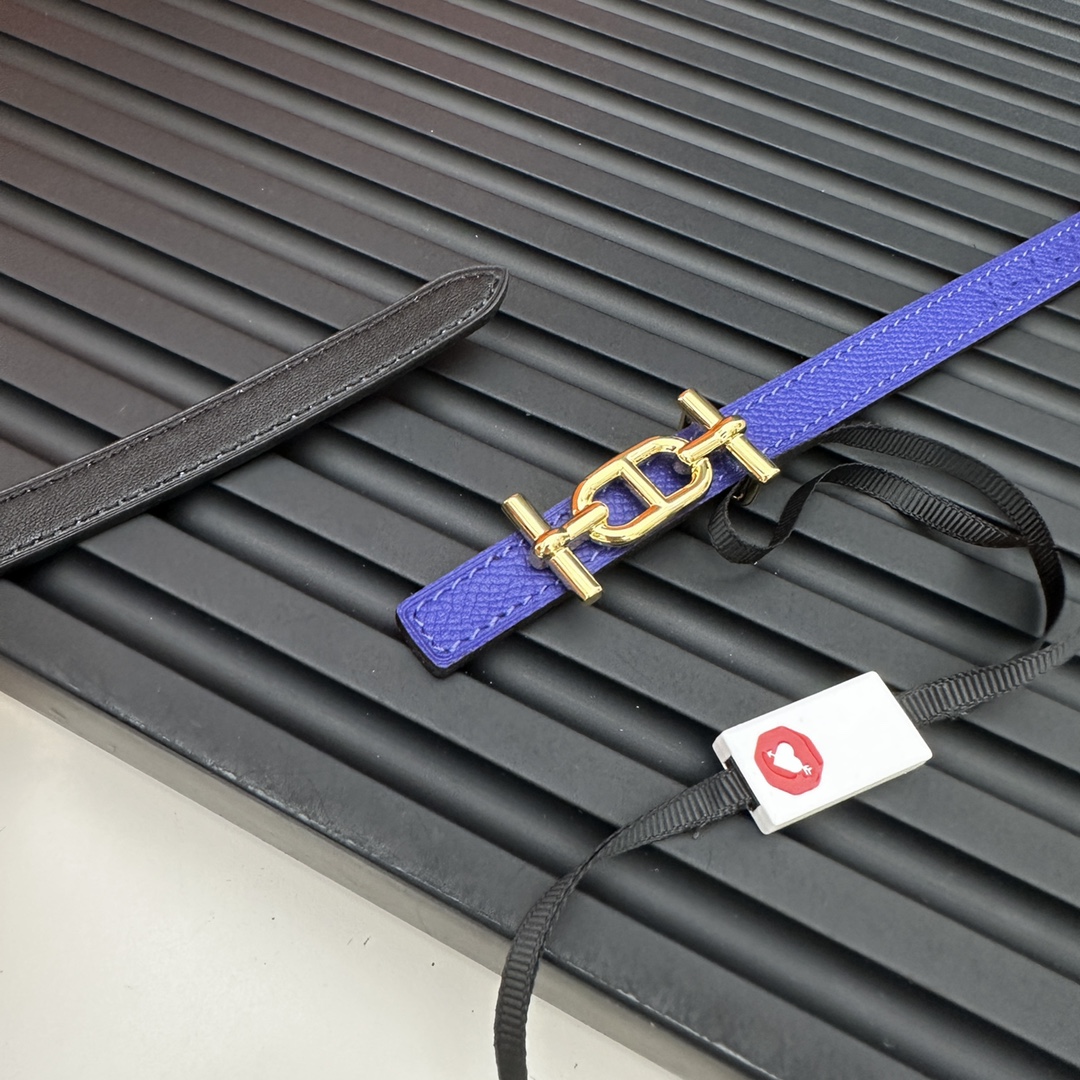 Reversible belt in Hermes Swift and perforated Epsom calfskin