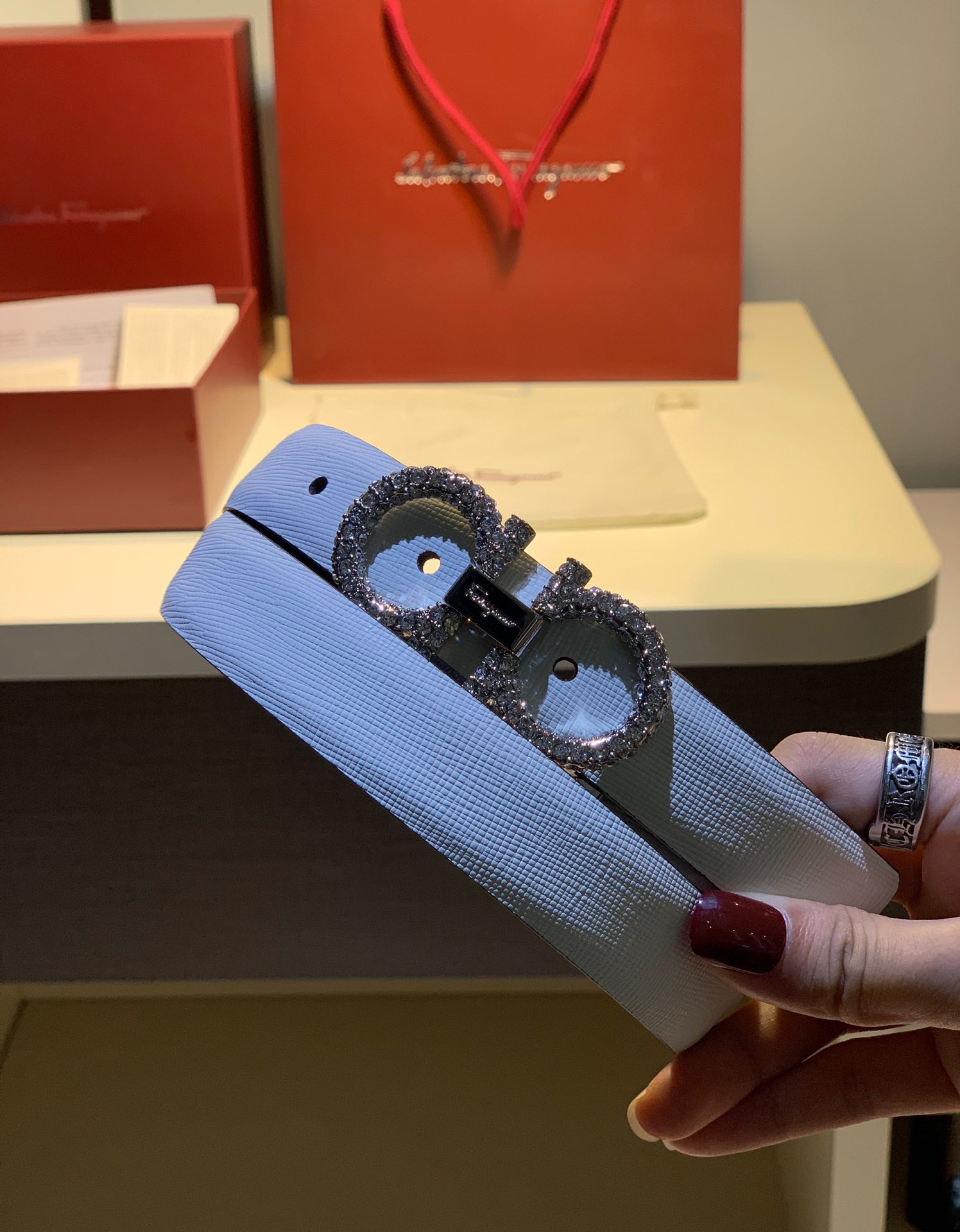 FERRAGAMO twist style