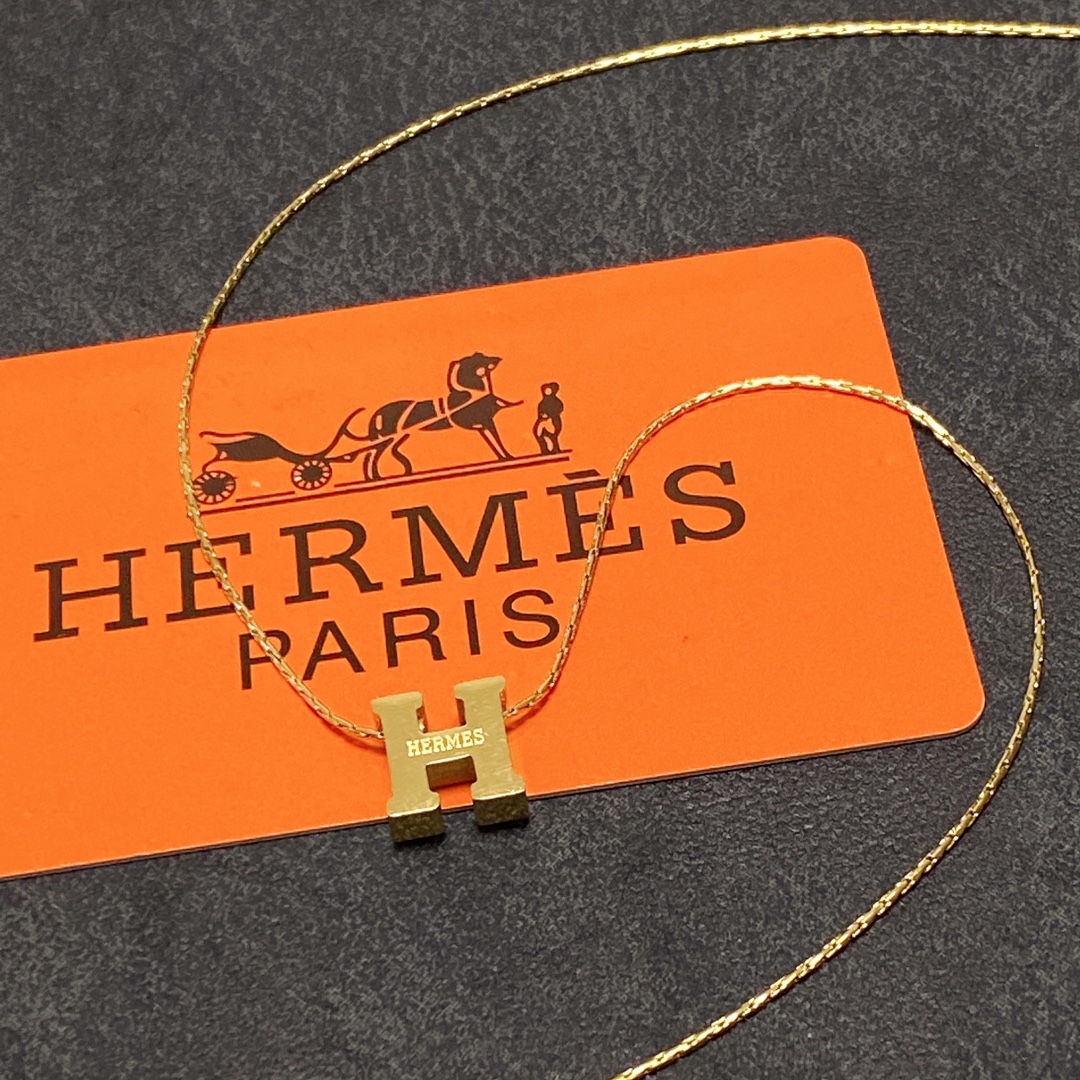 Hermes necklace