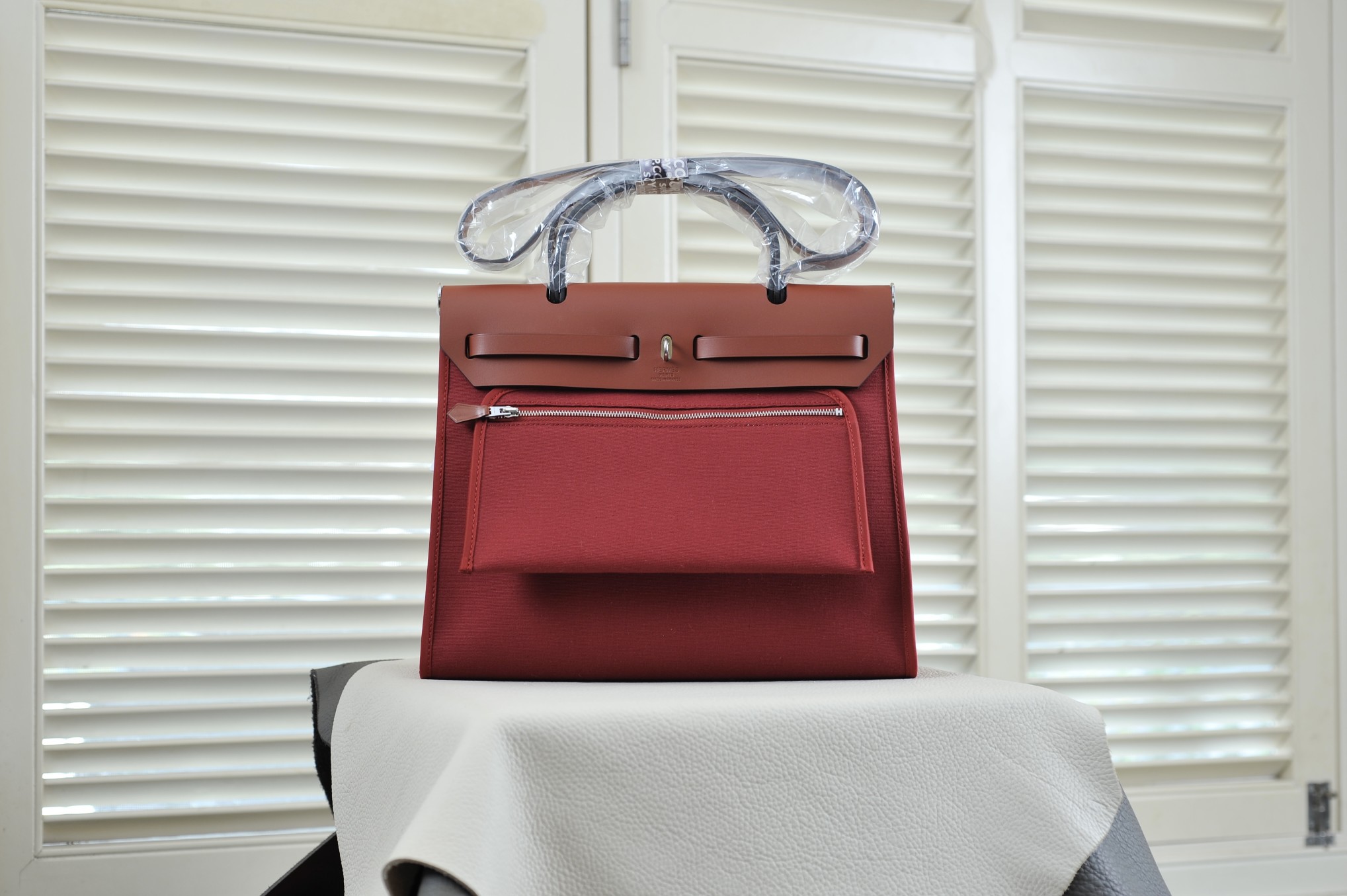 herbag31 Hermes red outer seam preferred for entry