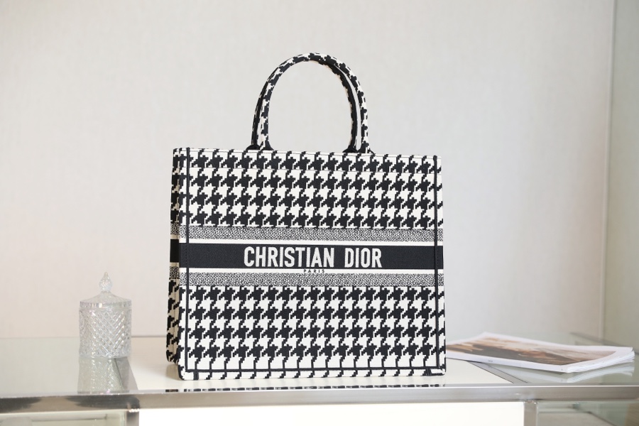 DIOR TOTE black bird check