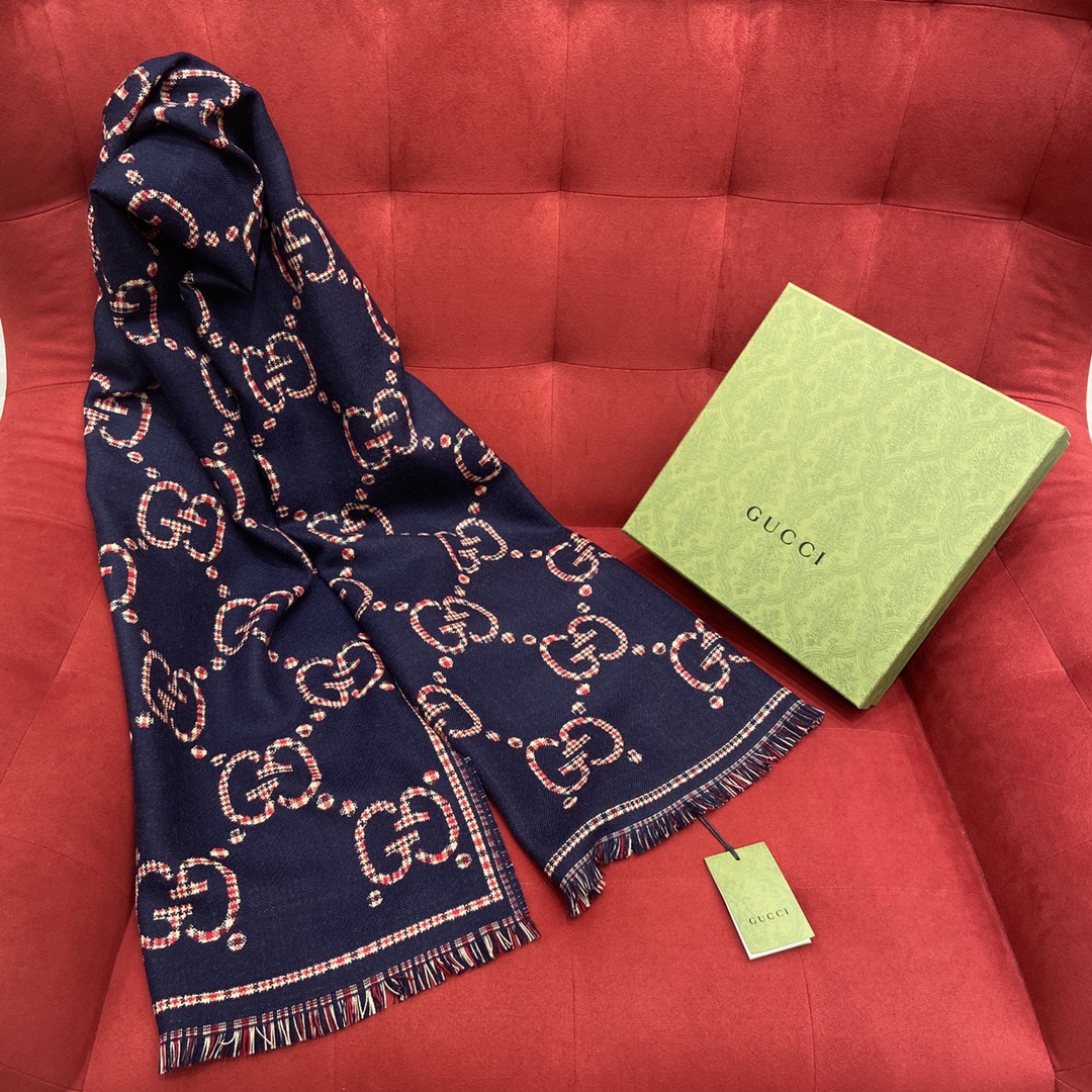 GUCCI Double-sided three-dimensional jacquard scarf 100% wool