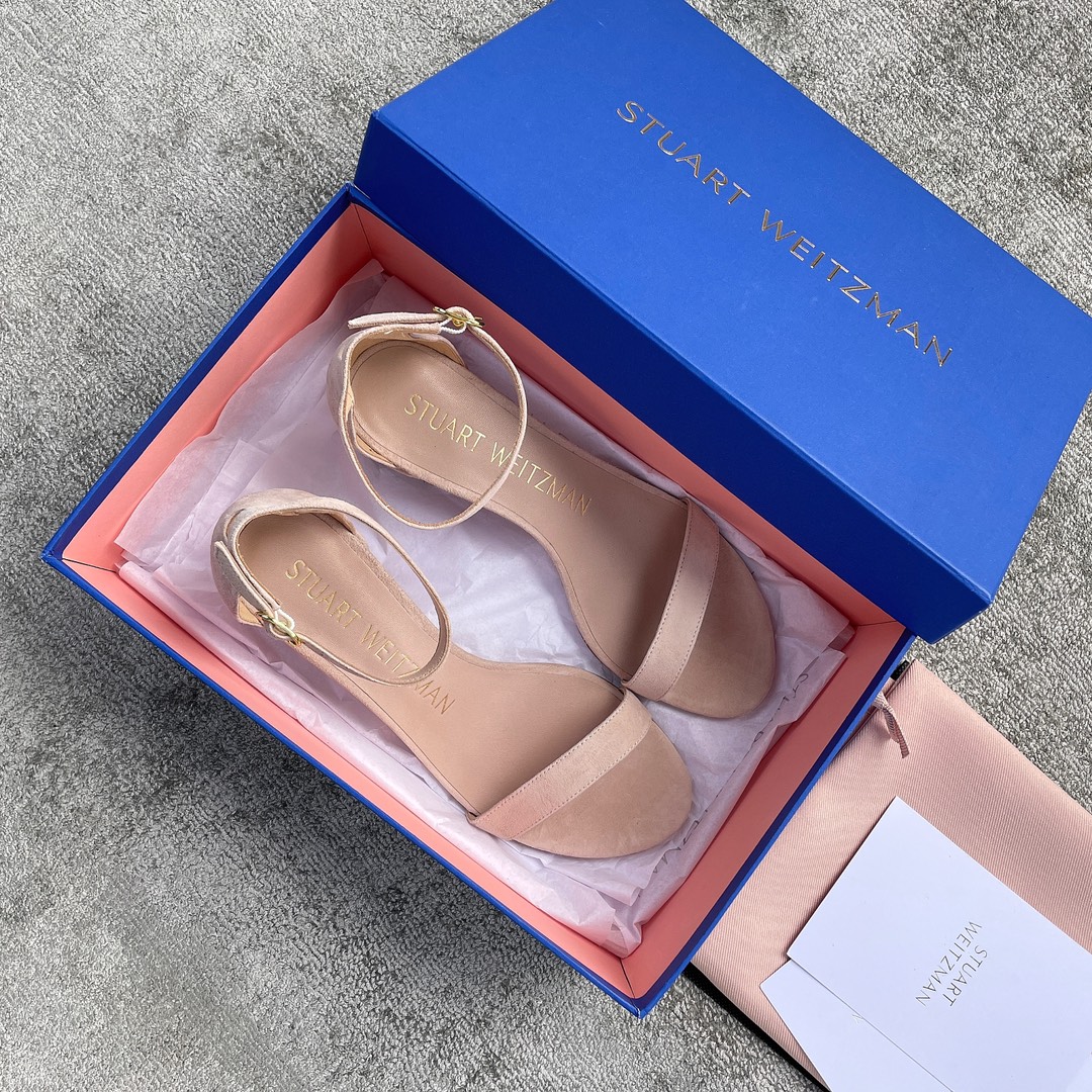 Stuar*t weitzma*n sandals