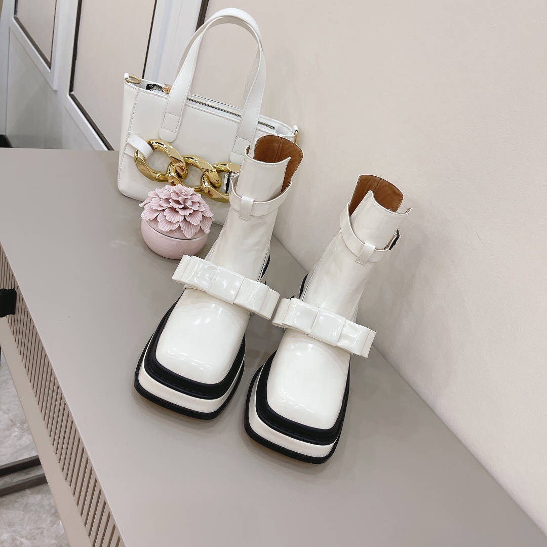 shushuton | 𝟐𝟎𝟐𝟏/𝐒𝐒 𝐧𝐞𝐰 2022 fall and winter runway show models, thick-soled square toe waterproof platform boots