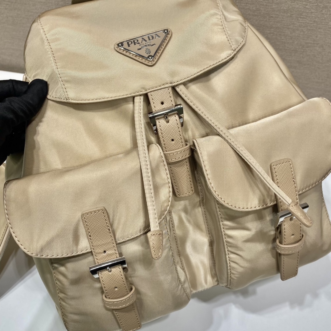 𝐏𝐑𝐀𝐃𝐀 New backpack 1BZ811