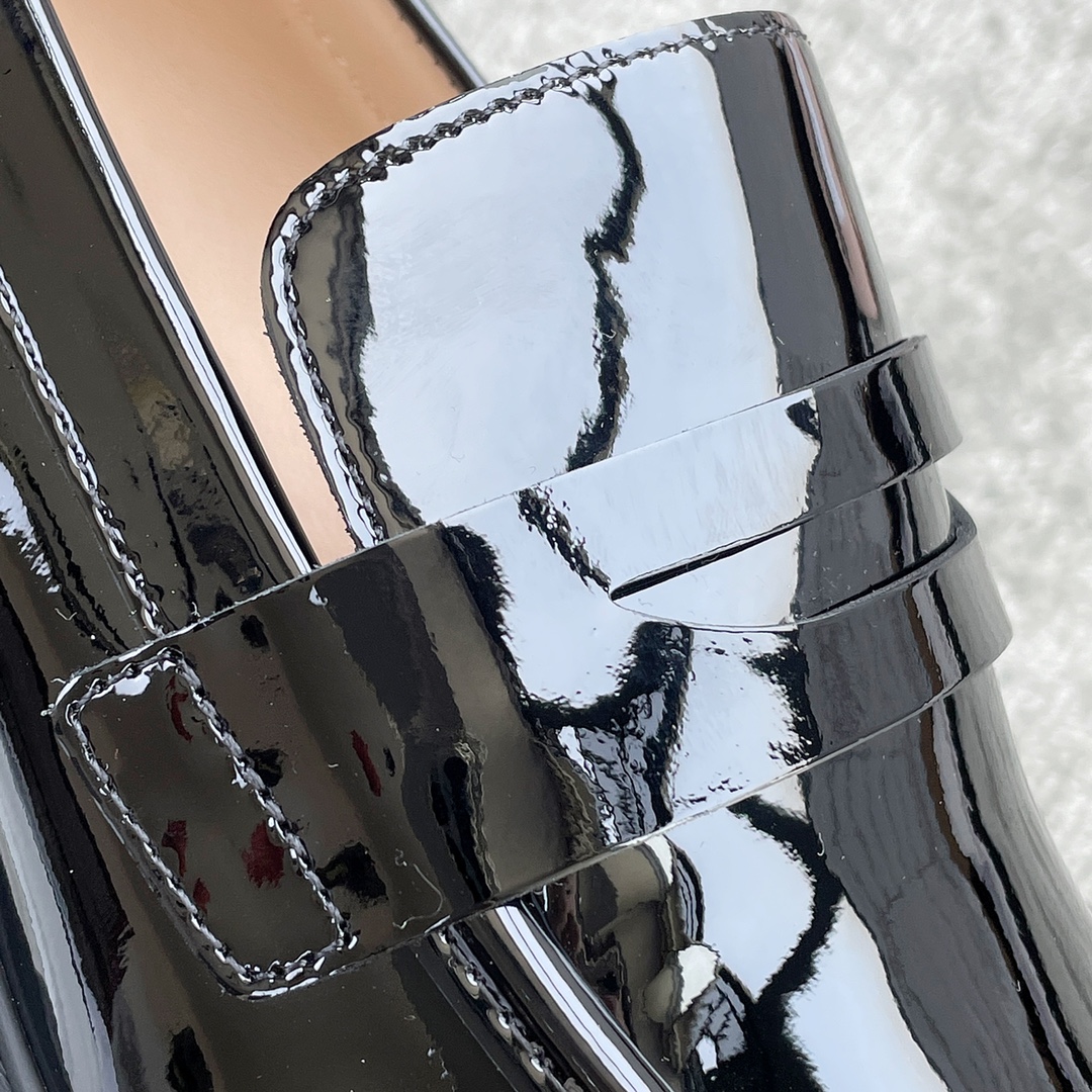 Stuar*t weitzma*n ultralight loafers