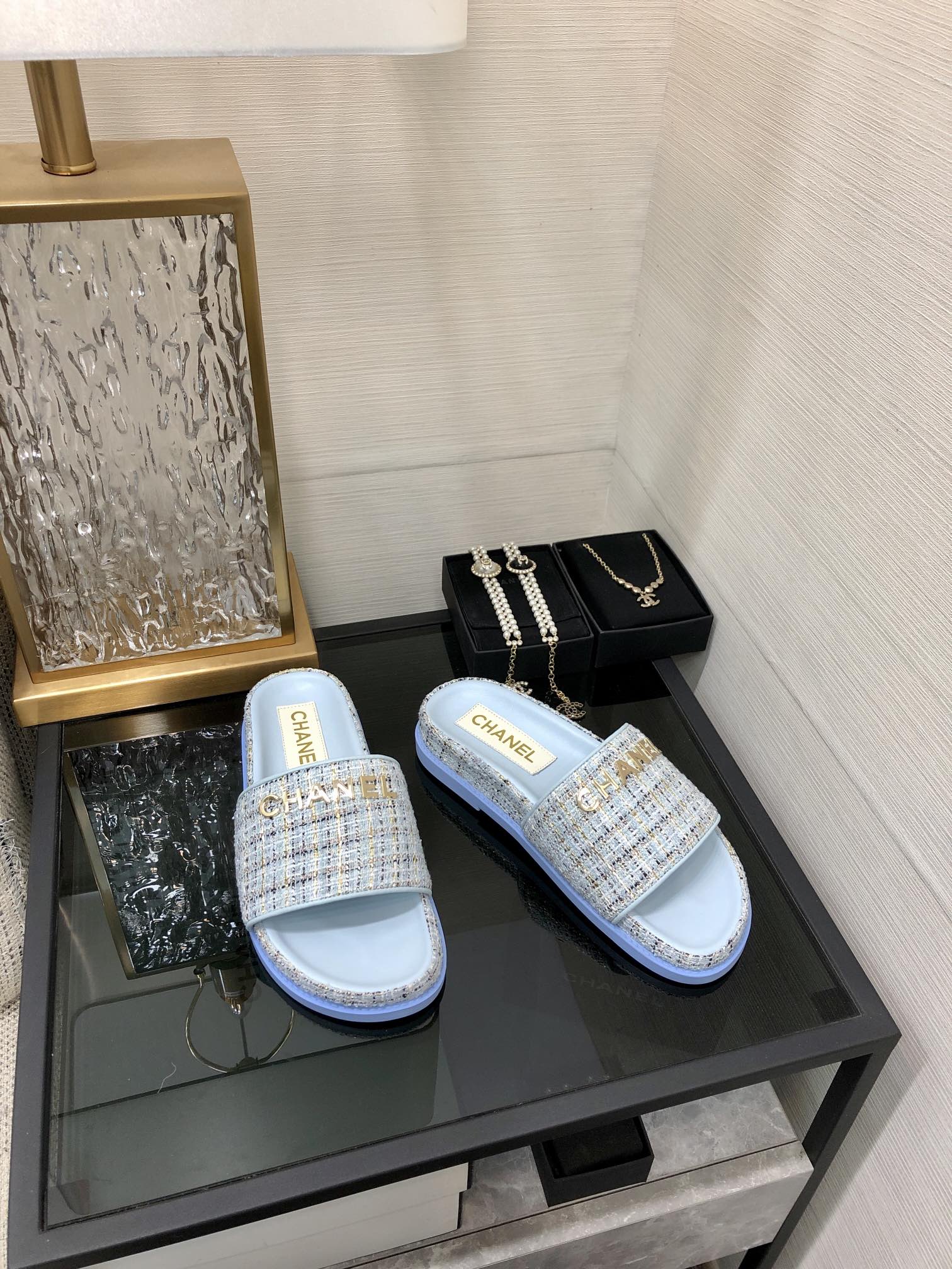 CHANEL 2022 early spring latest honey slippers fashion versatile series imported sheepskin cushioned feet