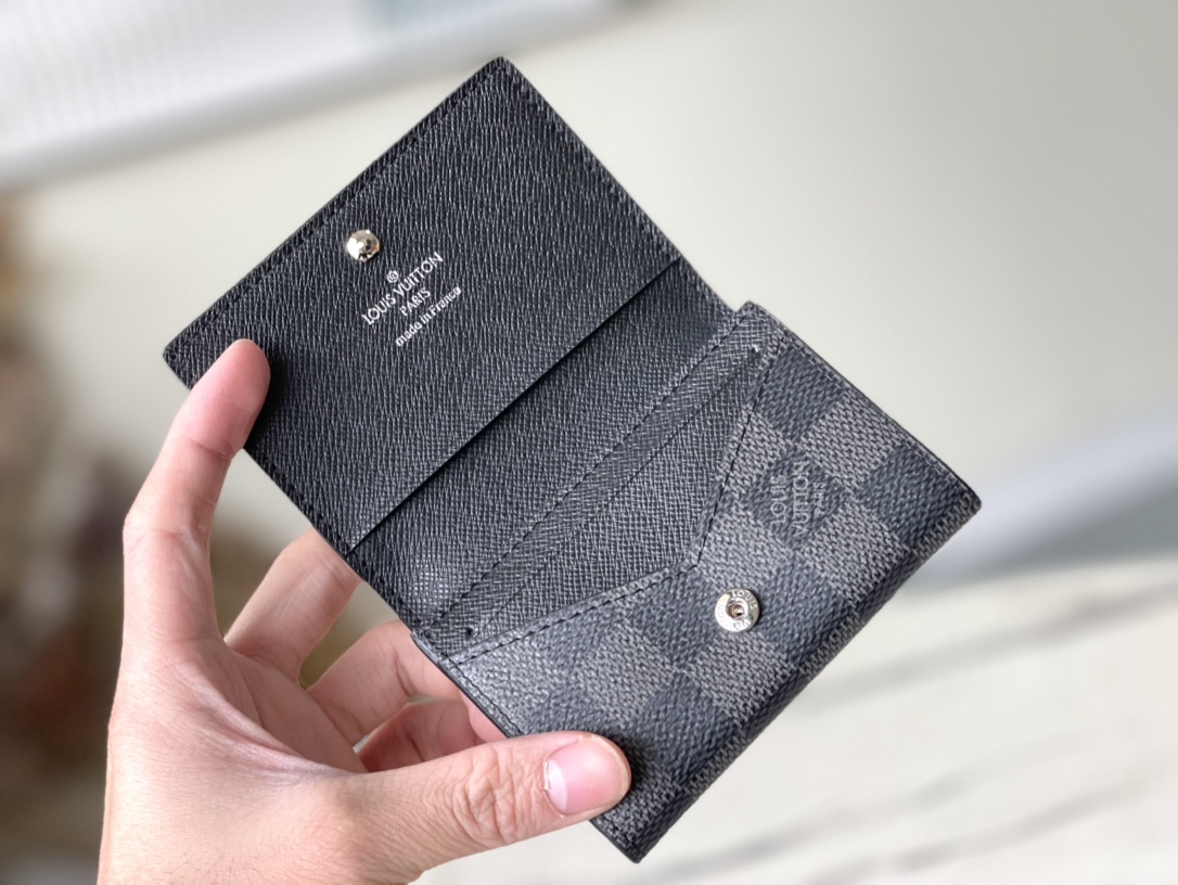 𝐋𝐎𝐔𝐈𝐒 𝐕𝐔𝐈𝐓𝐓𝐎𝐍  N63338