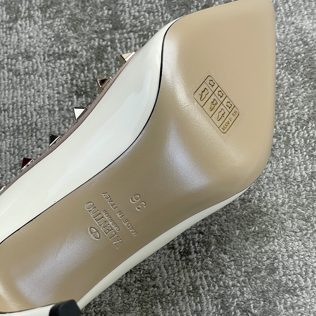 Valentino VT Collection High Heeled Single Shoes 8.5CM Patent Leather White
