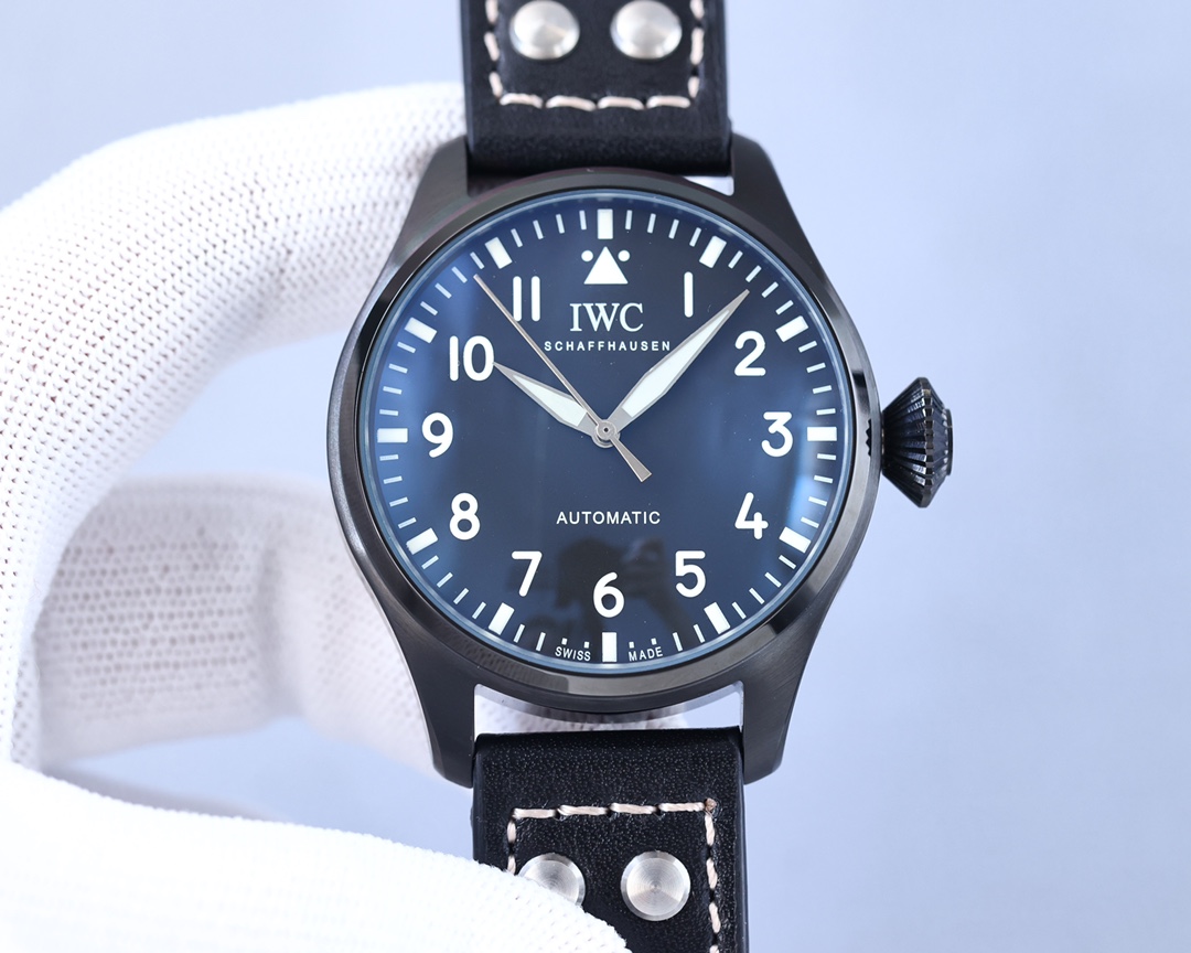 IWC- Presented in a purer design Built-in automatic mechanical movement