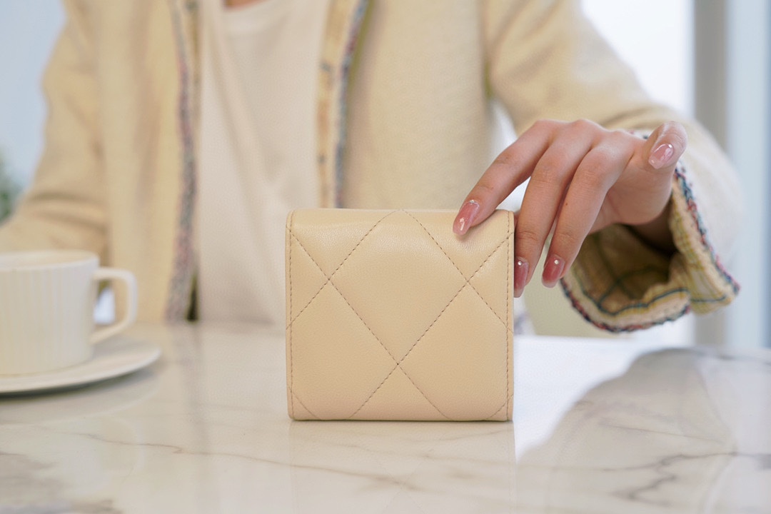 𝗖𝗛𝗔𝗘𝗡𝗟✦In goatskin leather🐐 19 Series Short Clip Milk Tea Apricot