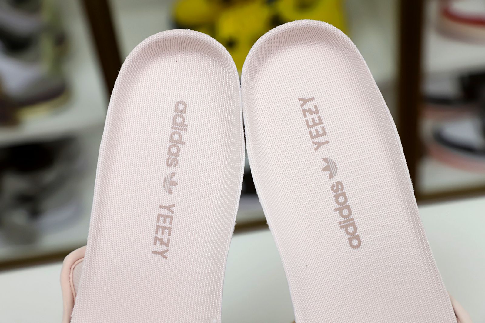 YEEZY BOOST 350 V2 SYNTH NON-REFLECTIVE