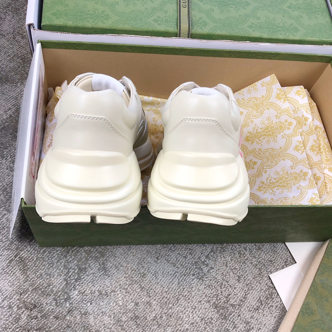 Gucci Pops This collection has a lot of flora and fauna elements Original material